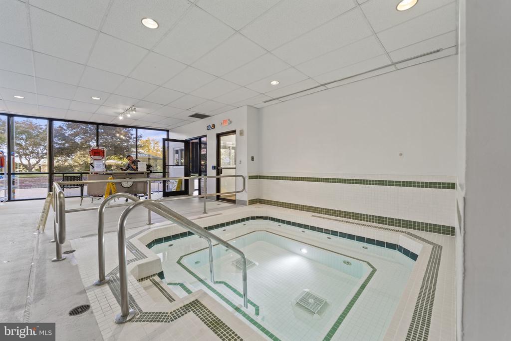 5225 POOKS HILL ROAD Unit: 722S