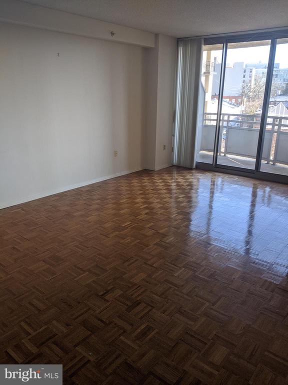 7111 WOODMONT AVENUE Unit: 811