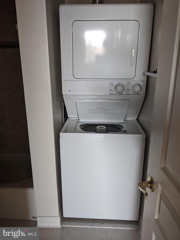 7111 WOODMONT AVENUE Unit: 811