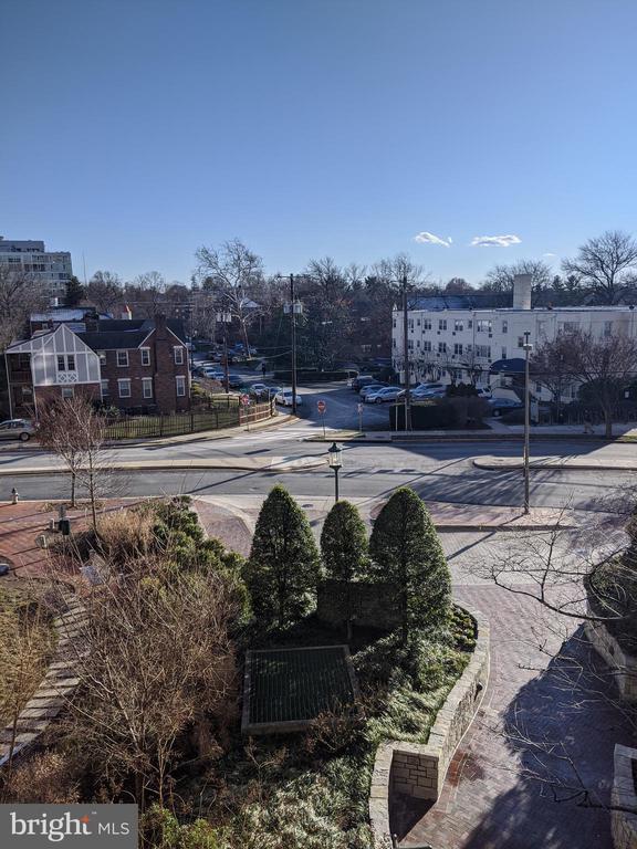 7111 WOODMONT AVENUE Unit: 811