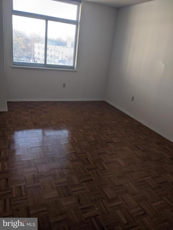 7111 WOODMONT AVENUE Unit: 811