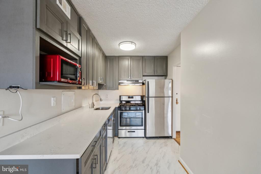 5225 POOKS HILL ROAD Unit: 405S