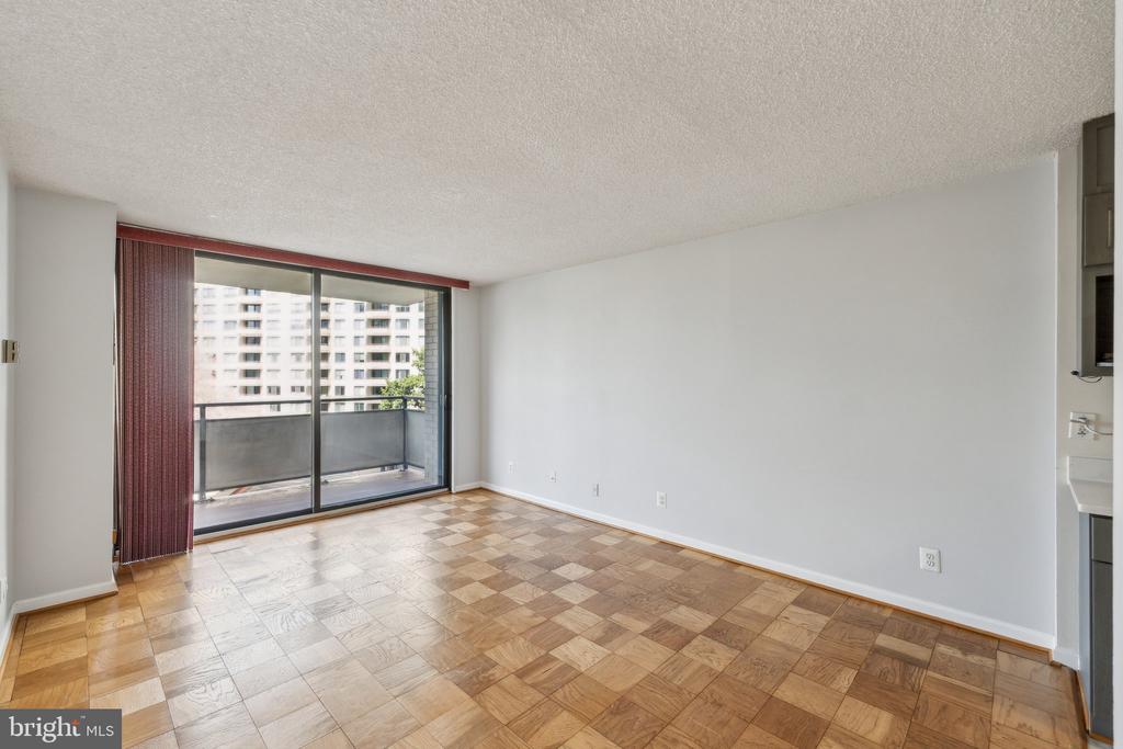 5225 POOKS HILL ROAD Unit: 405S