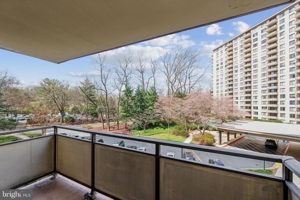 5225 POOKS HILL ROAD Unit: 405S