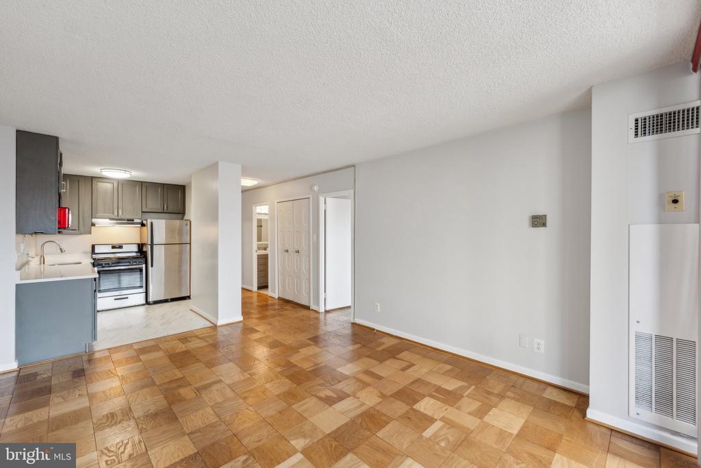 5225 POOKS HILL ROAD Unit: 405S