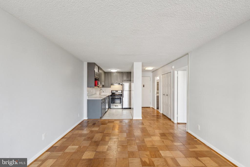 5225 POOKS HILL ROAD Unit: 405S