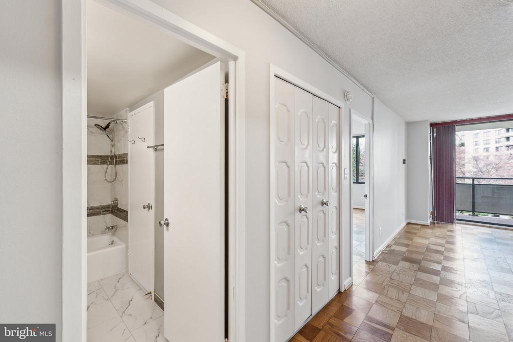 5225 POOKS HILL ROAD Unit: 405S