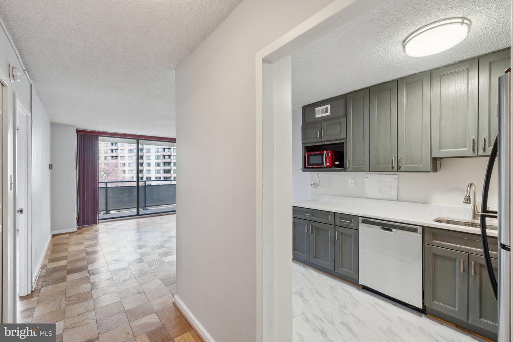5225 POOKS HILL ROAD Unit: 405S
