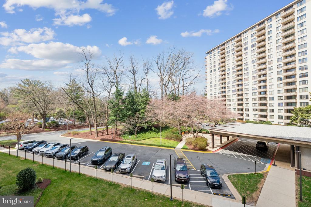 5225 POOKS HILL ROAD Unit: 405S