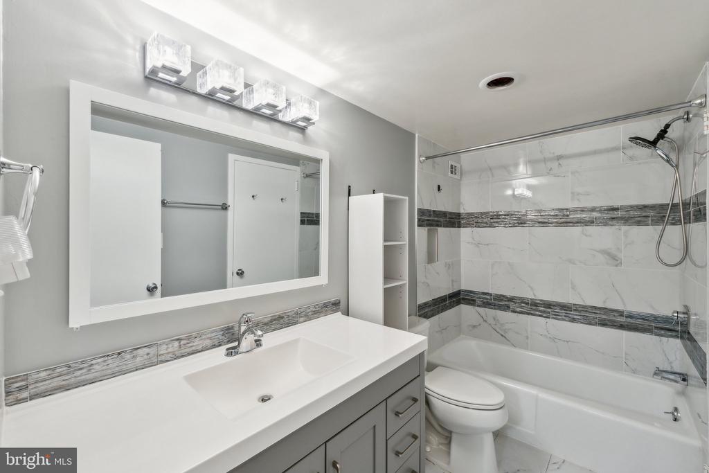 5225 POOKS HILL ROAD Unit: 405S