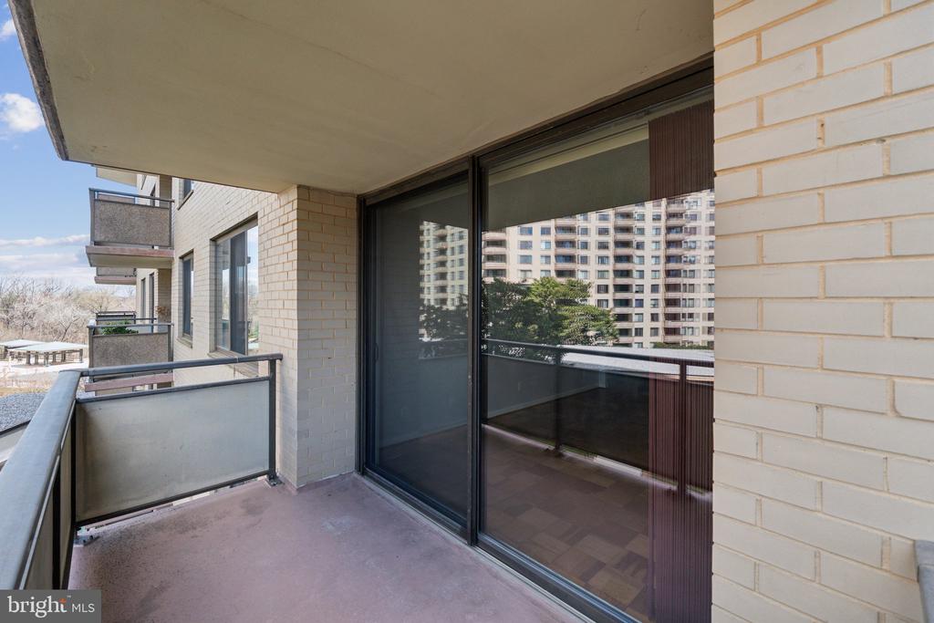 5225 POOKS HILL ROAD Unit: 405S