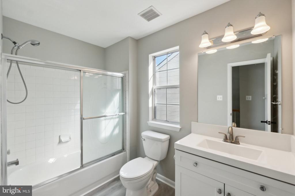 9411 ROYAL BONNET TERRACE
