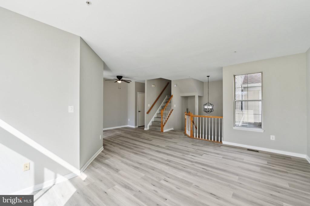 9411 ROYAL BONNET TERRACE