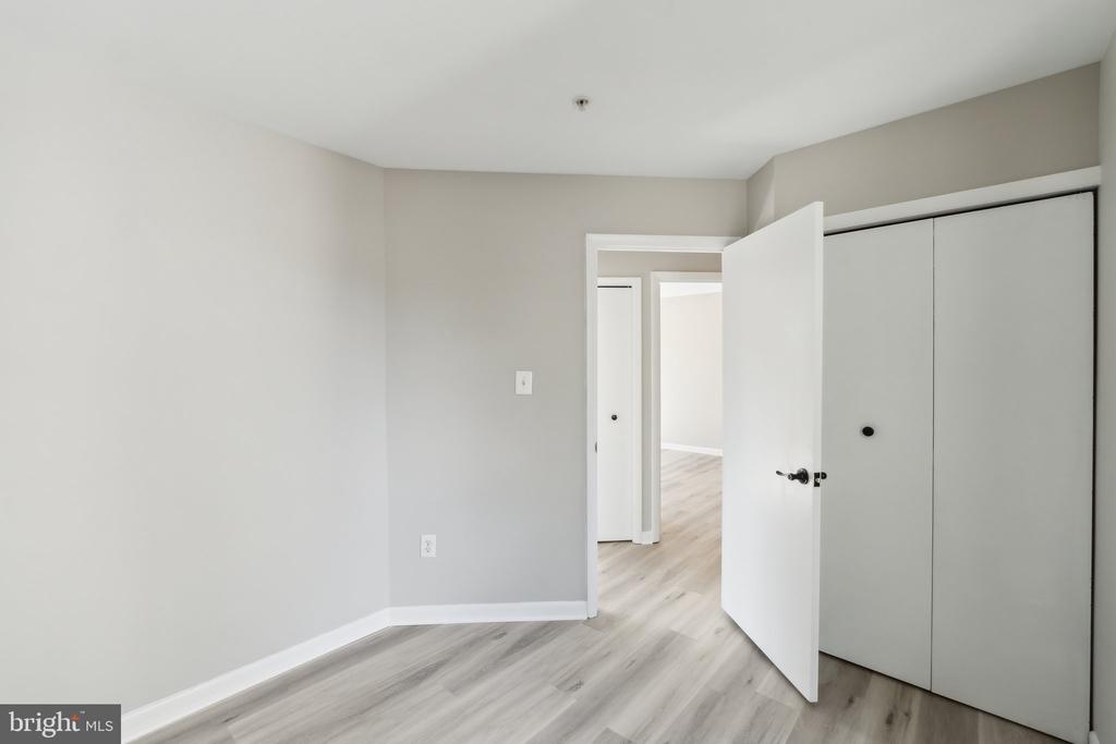 9411 ROYAL BONNET TERRACE