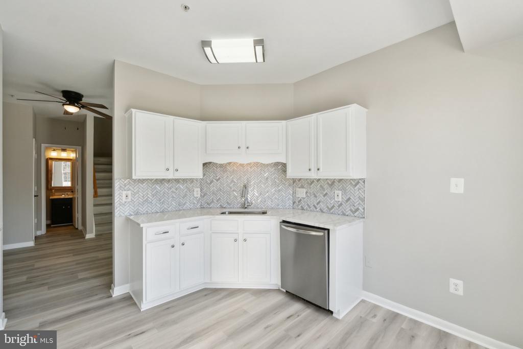 9411 ROYAL BONNET TERRACE