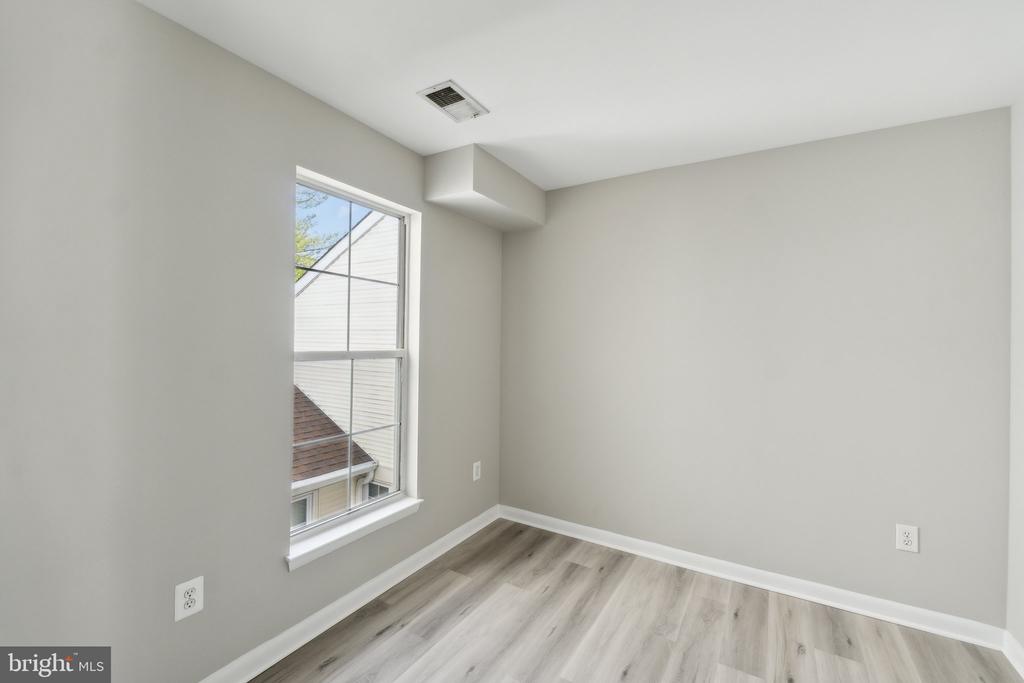 9411 ROYAL BONNET TERRACE