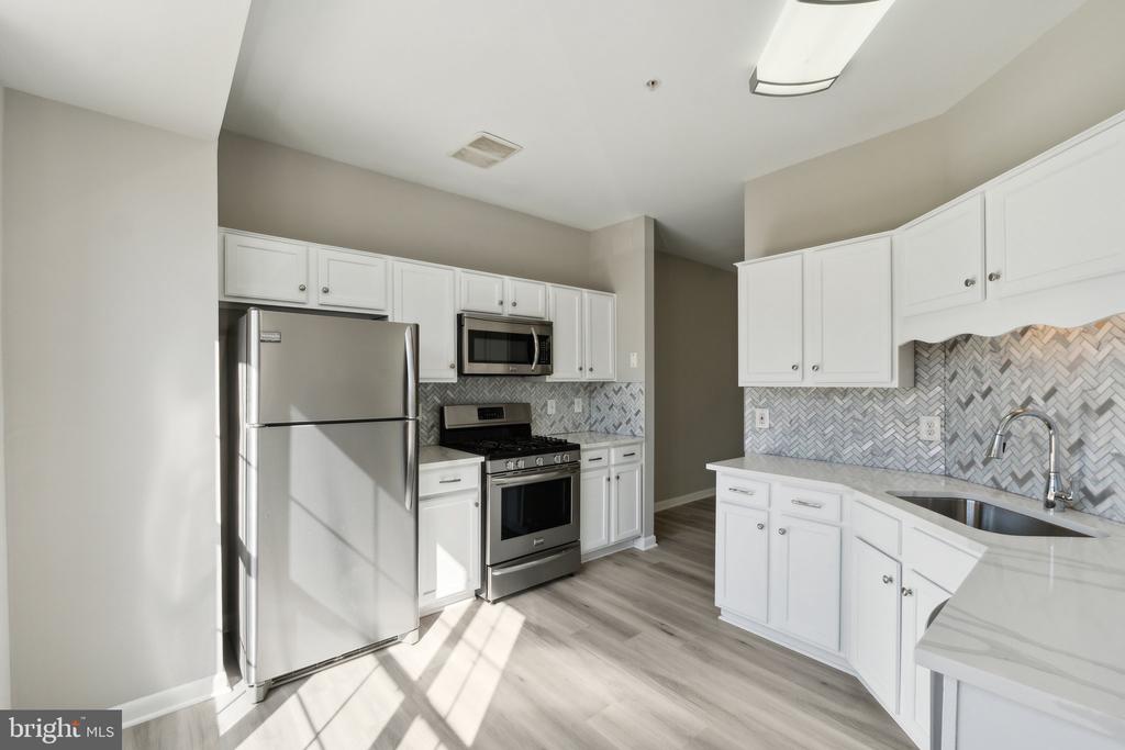 9411 ROYAL BONNET TERRACE