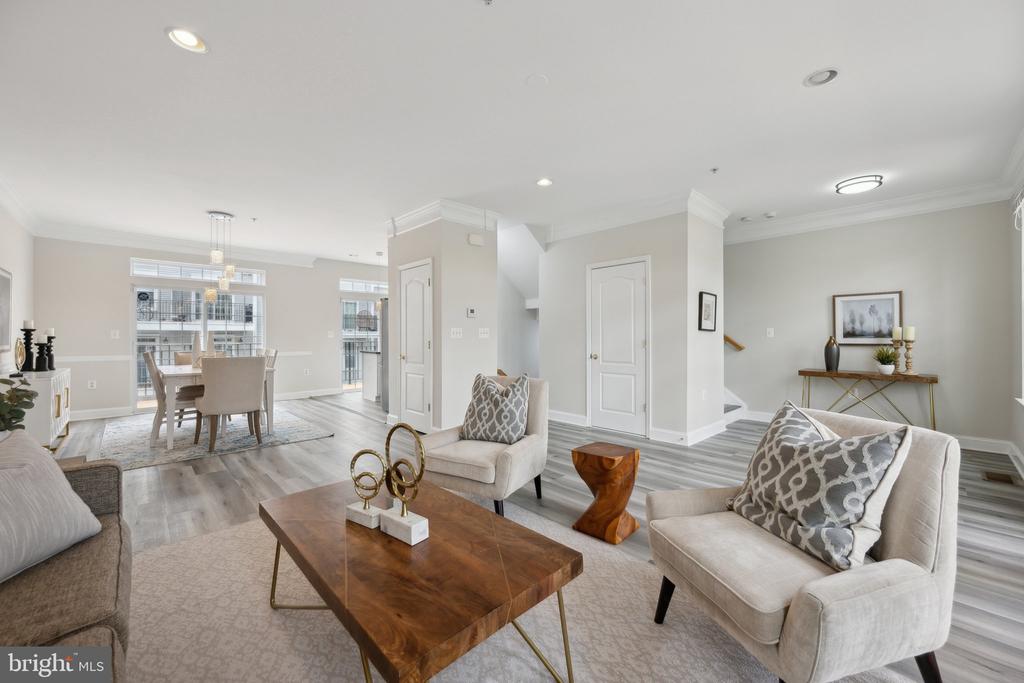 228 N SUMMIT AVENUE Unit: 27-228