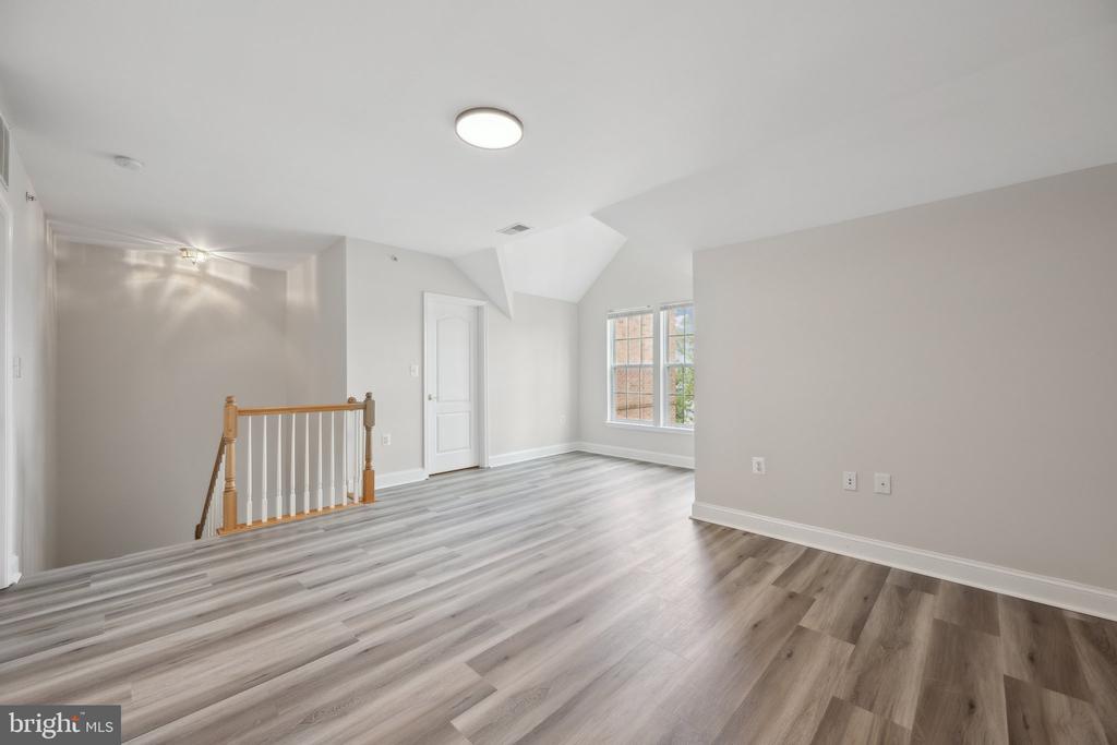 228 N SUMMIT AVENUE Unit: 27-228