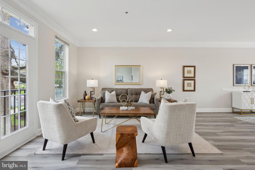 228 N SUMMIT AVENUE Unit: 27-228