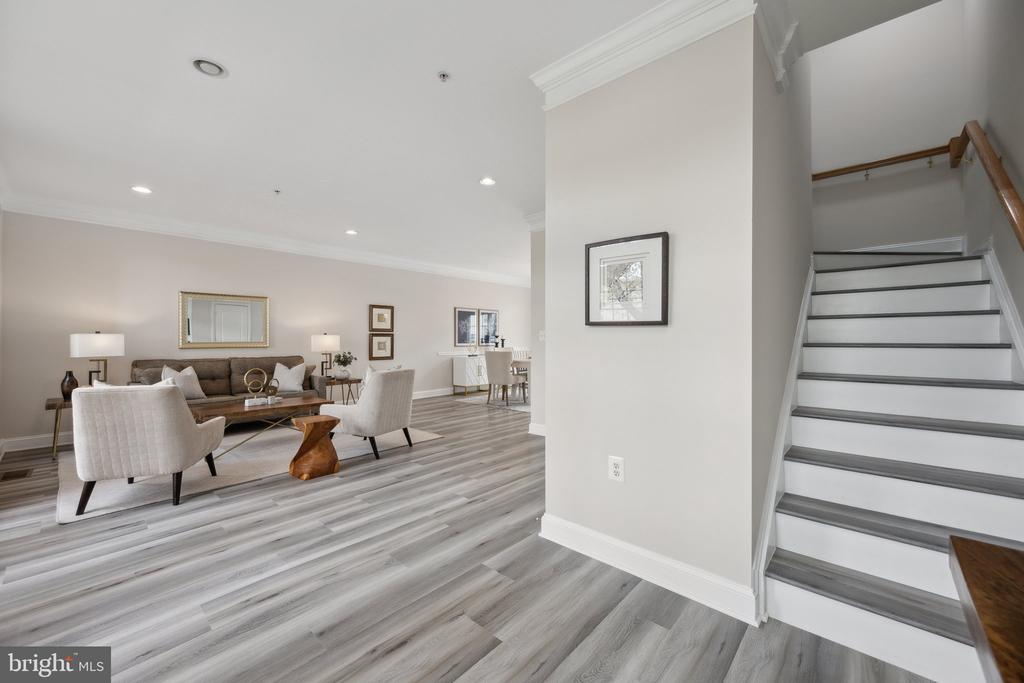 228 N SUMMIT AVENUE Unit: 27-228