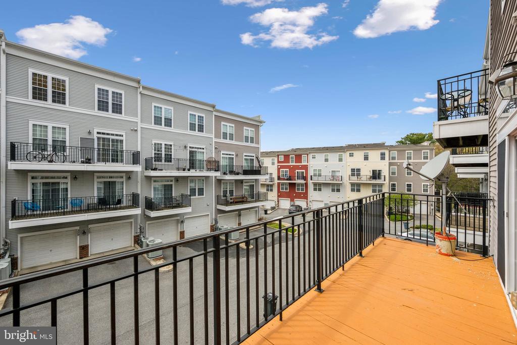 228 N SUMMIT AVENUE Unit: 27-228