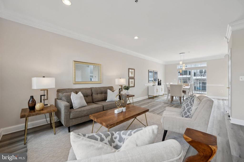 228 N SUMMIT AVENUE Unit: 27-228