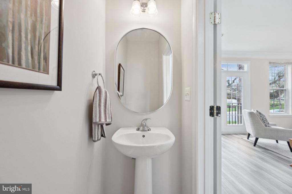 228 N SUMMIT AVENUE Unit: 27-228