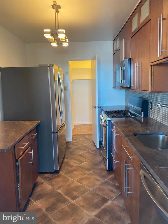 5101 RIVER ROAD Unit: 1417