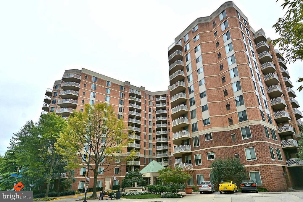 7500 WOODMONT AVENUE Unit: S311