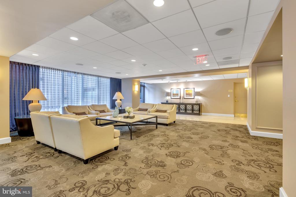 4601 N PARK AVENUE Unit: 406F