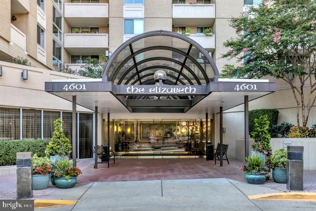 4601 N PARK AVENUE Unit: 406F