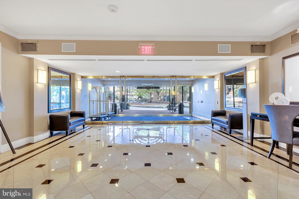 4601 N PARK AVENUE Unit: 406F