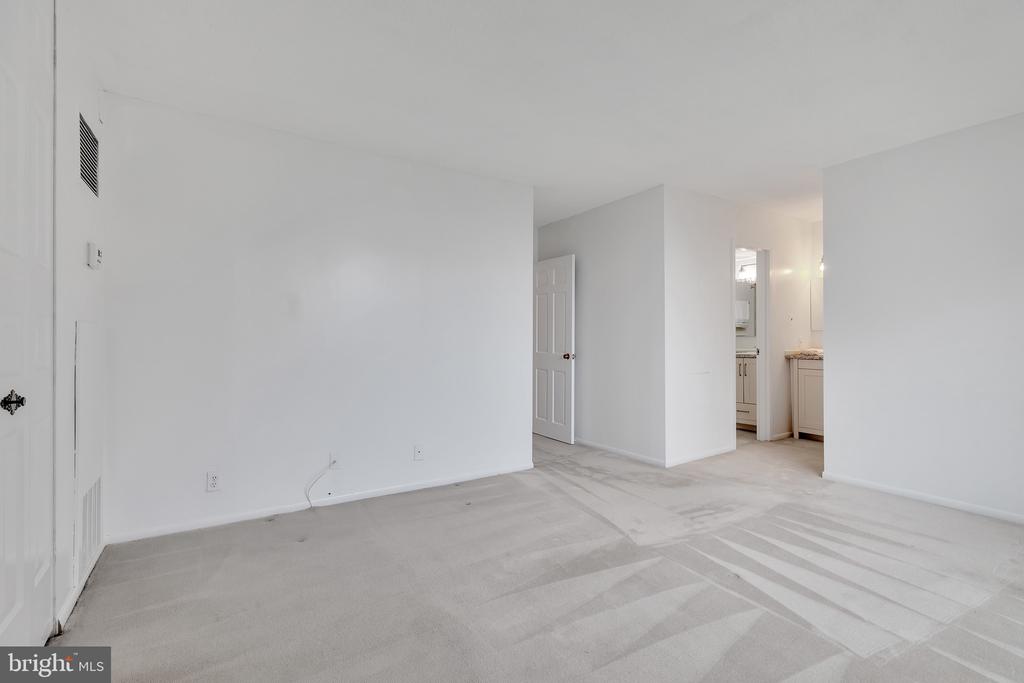 4601 N PARK AVENUE Unit: 406F