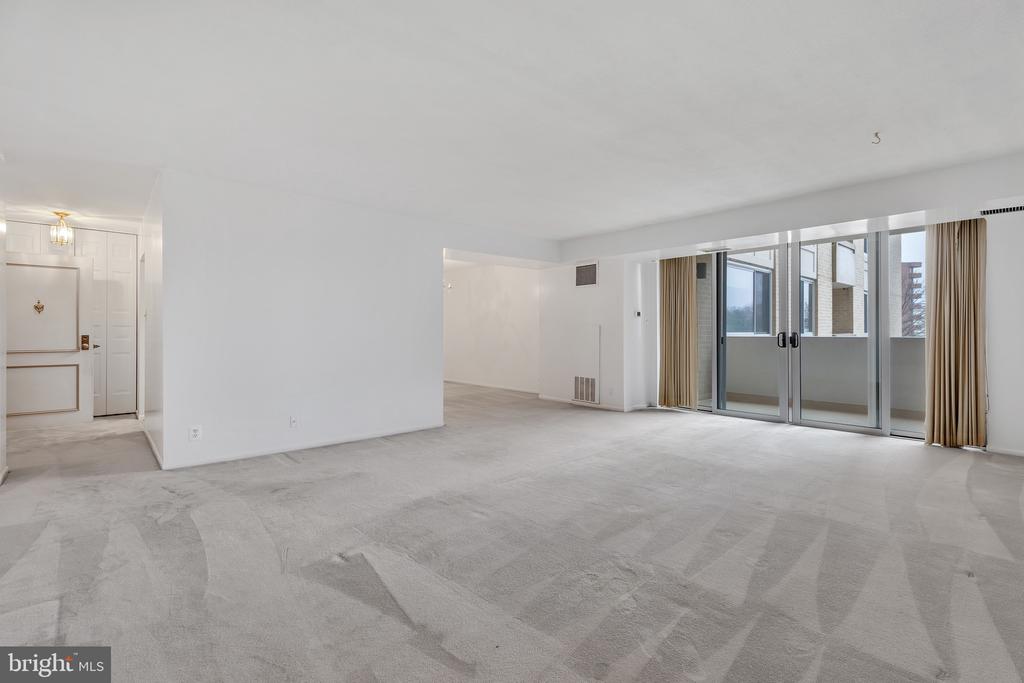 4601 N PARK AVENUE Unit: 406F