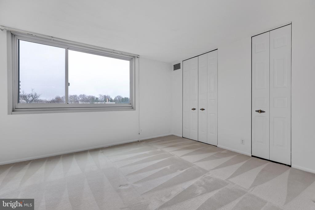 4601 N PARK AVENUE Unit: 406F
