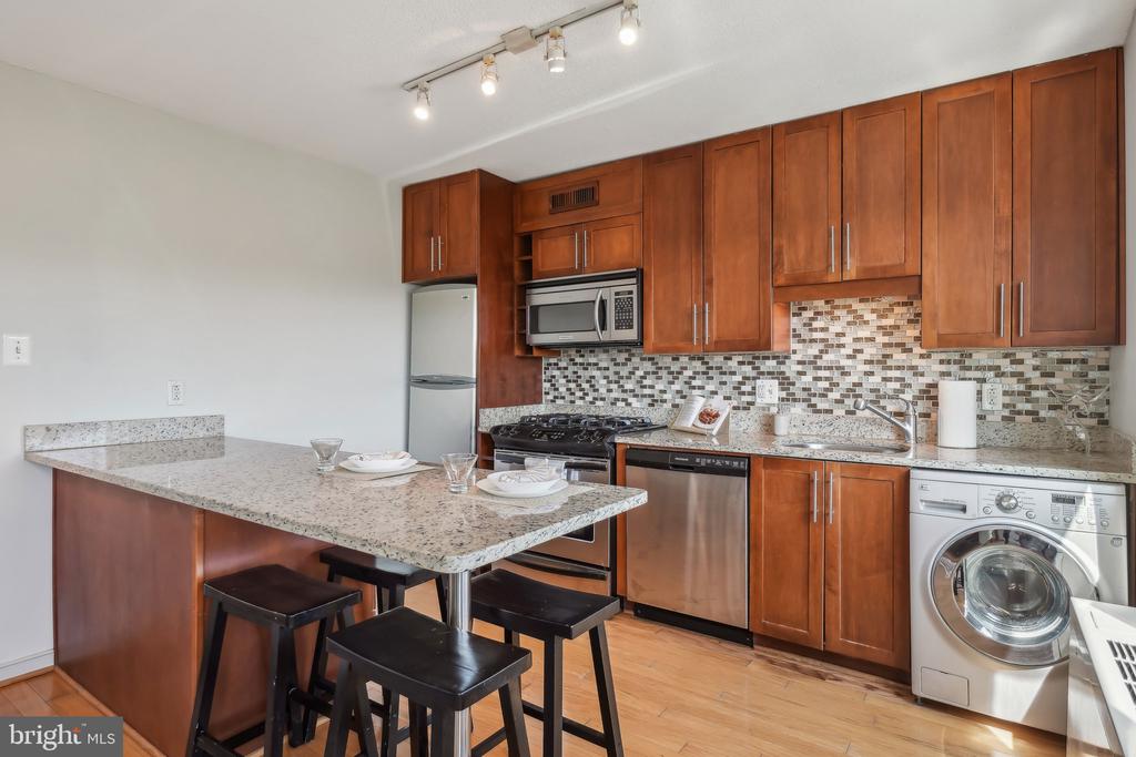 7333 NEW HAMPSHIRE AVENUE Unit: 808 S