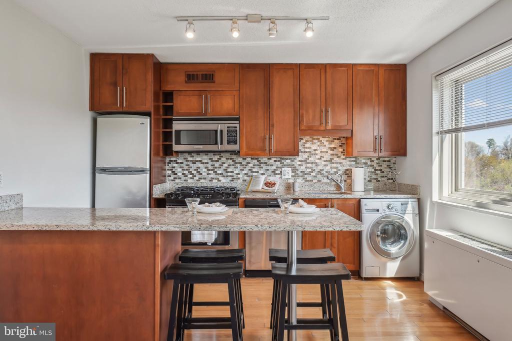 7333 NEW HAMPSHIRE AVENUE Unit: 808 S