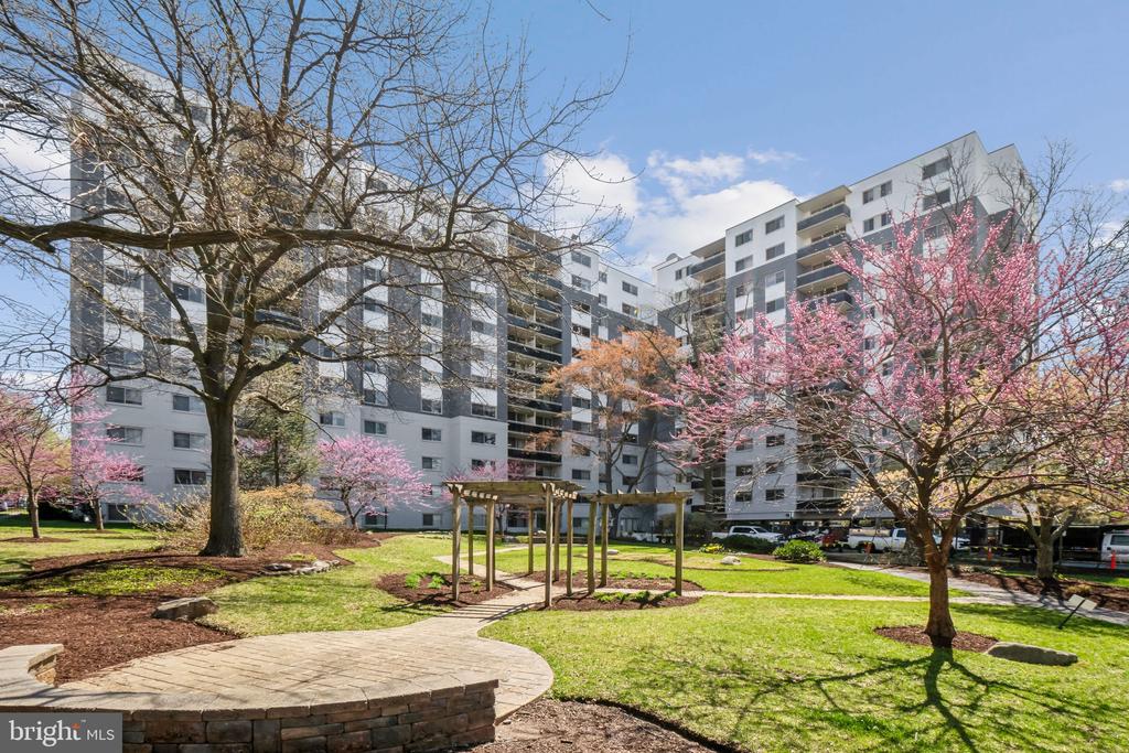 7333 NEW HAMPSHIRE AVENUE Unit: 808 S