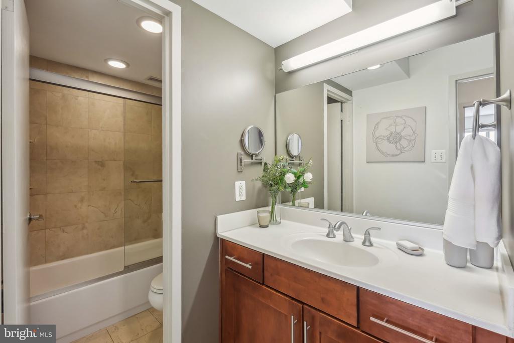 7333 NEW HAMPSHIRE AVENUE Unit: 808 S
