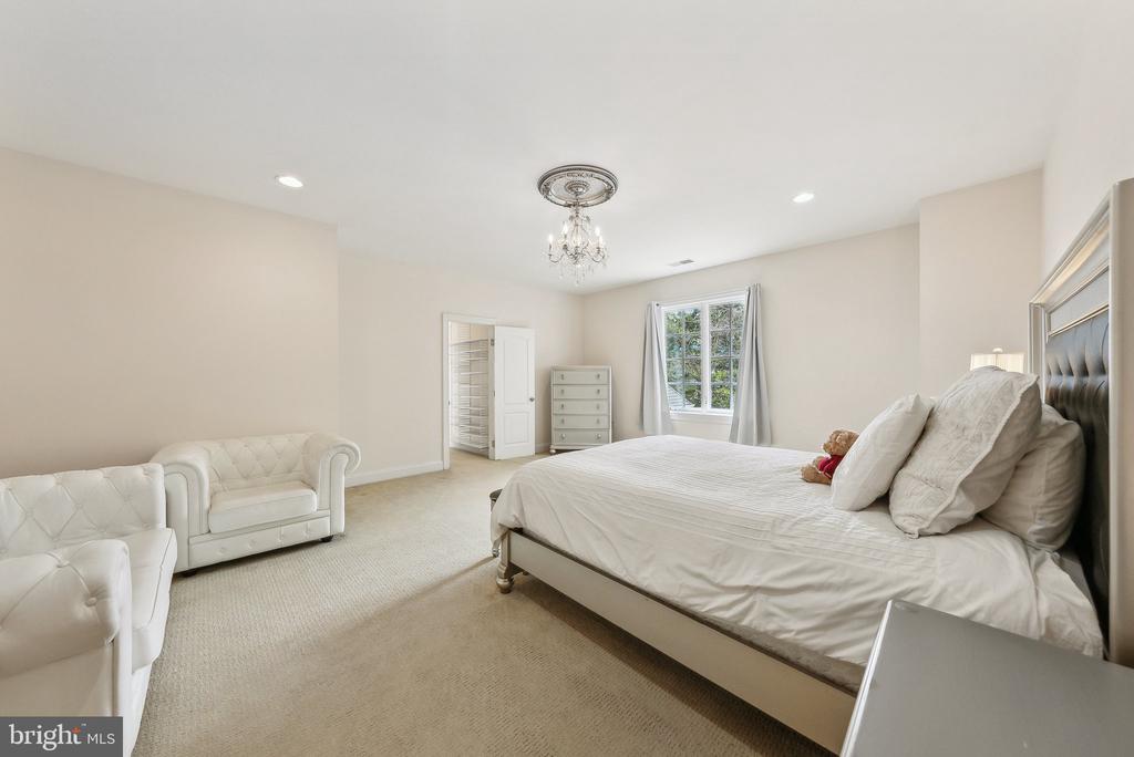 10617 BURBANK DRIVE