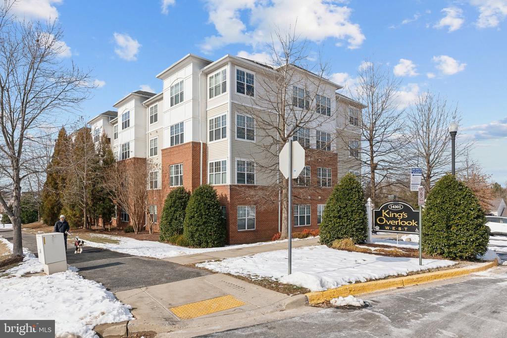 14301 KINGS CROSSING BOULEVARD Unit: 209