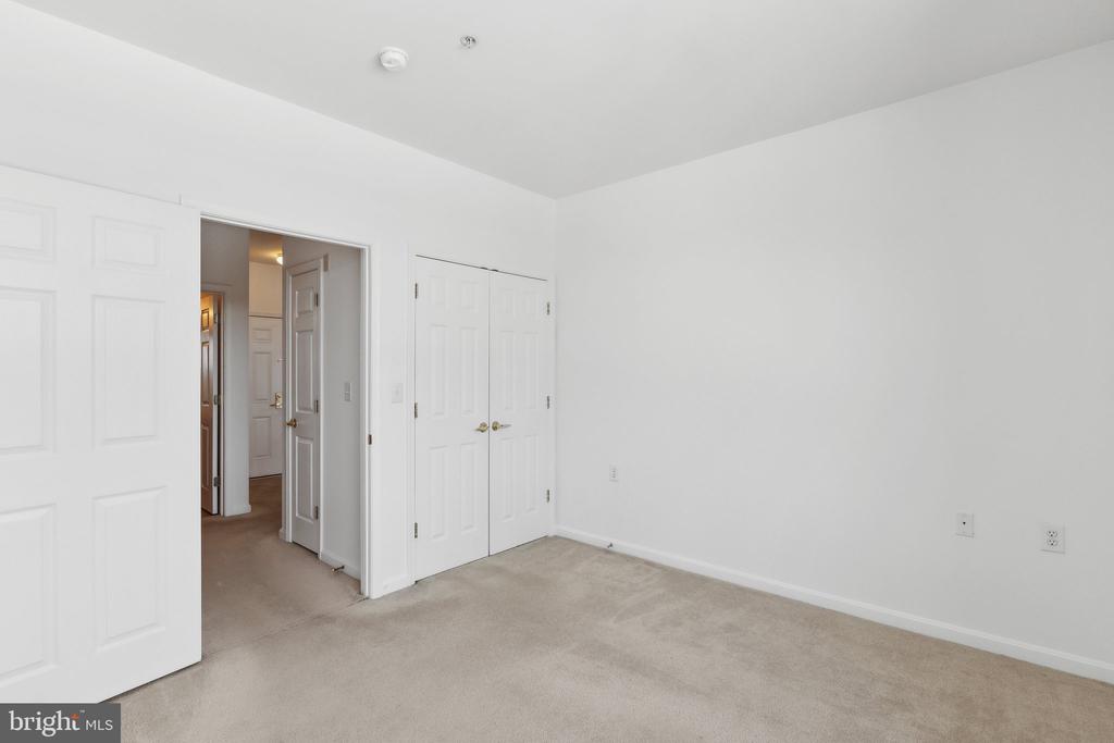 14301 KINGS CROSSING BOULEVARD Unit: 209