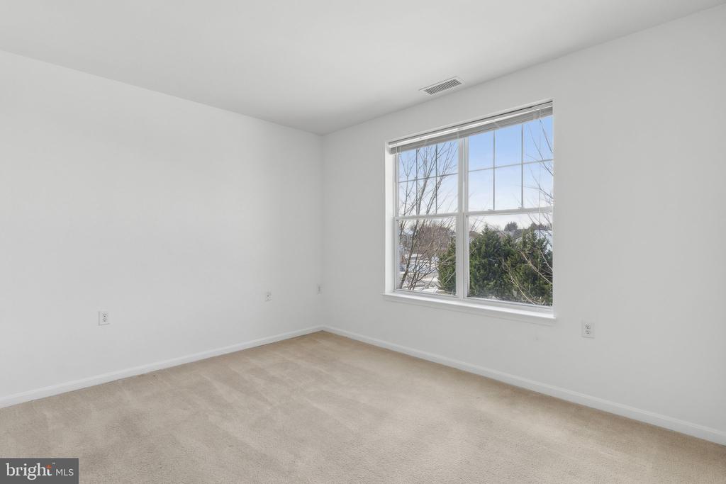 14301 KINGS CROSSING BOULEVARD Unit: 209