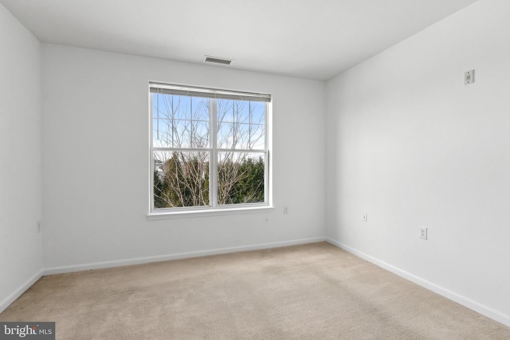 14301 KINGS CROSSING BOULEVARD Unit: 209