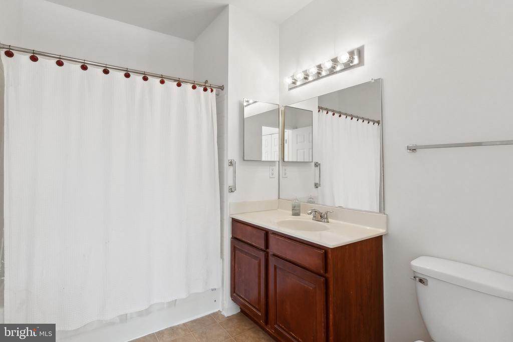 14301 KINGS CROSSING BOULEVARD Unit: 209
