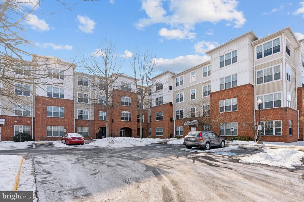 14301 KINGS CROSSING BOULEVARD Unit: 209