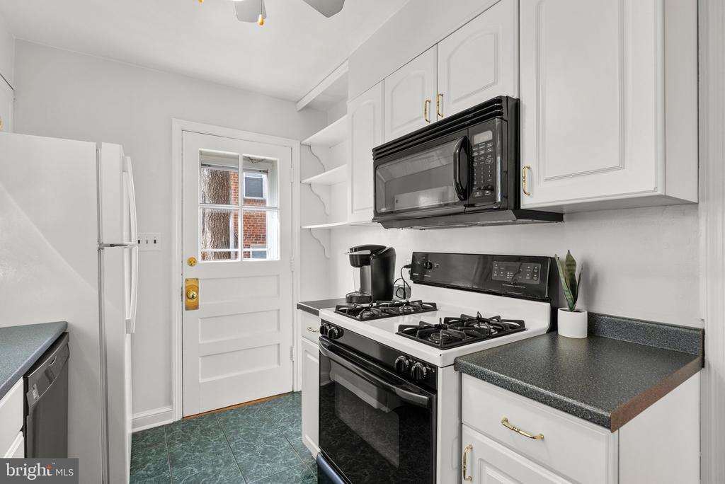 1012 STIRLING ROAD
