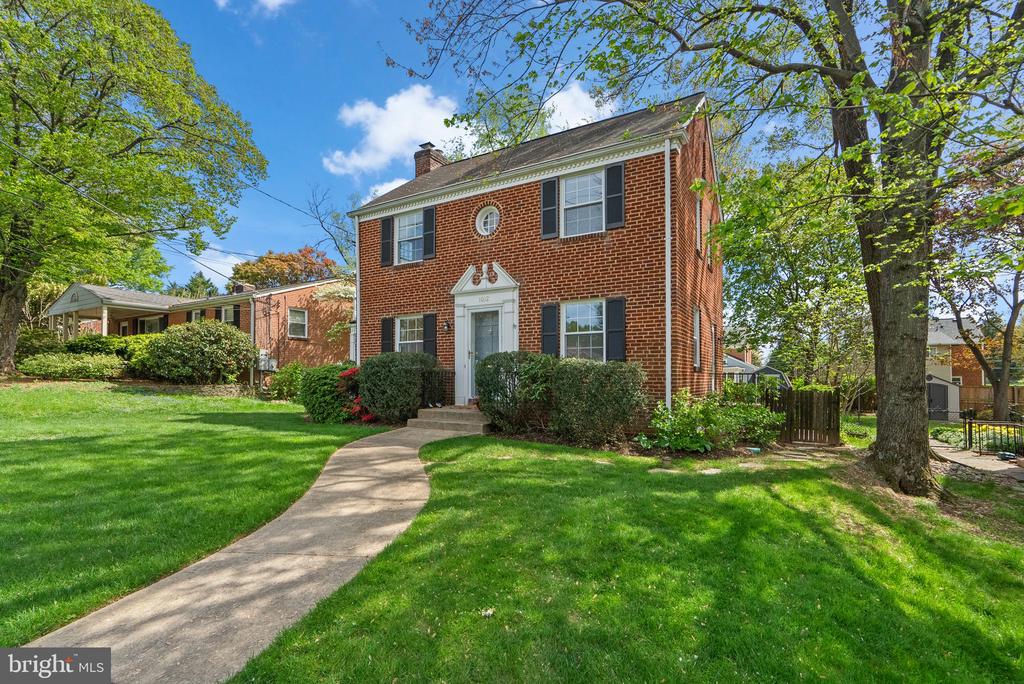 1012 STIRLING ROAD
