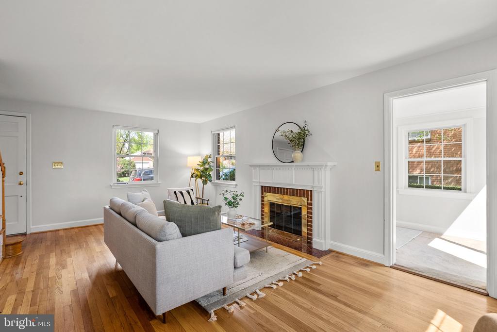 1012 STIRLING ROAD